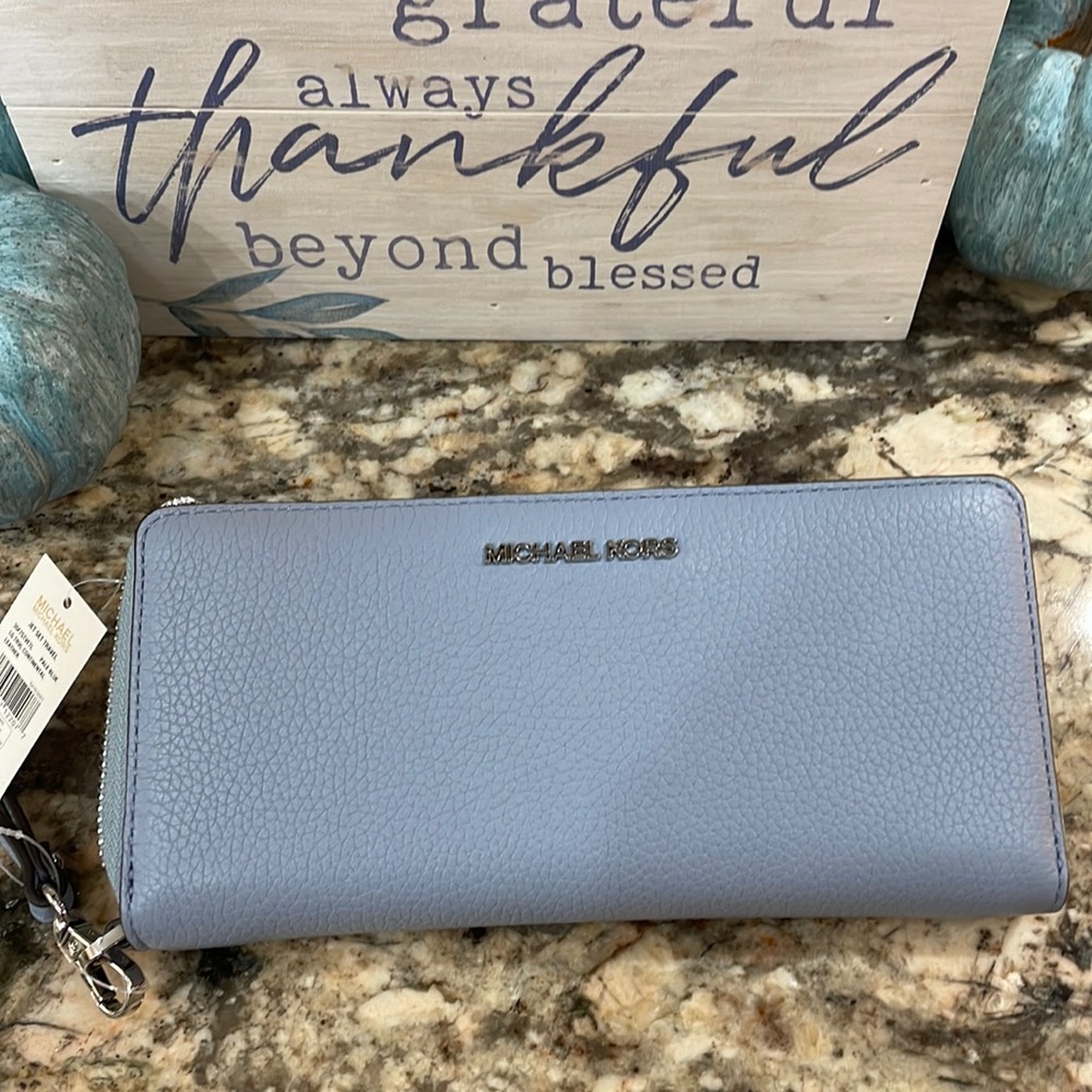 NWT Michael Kors Lg Continental Wallet/Wristlet - Picture 1 of 7